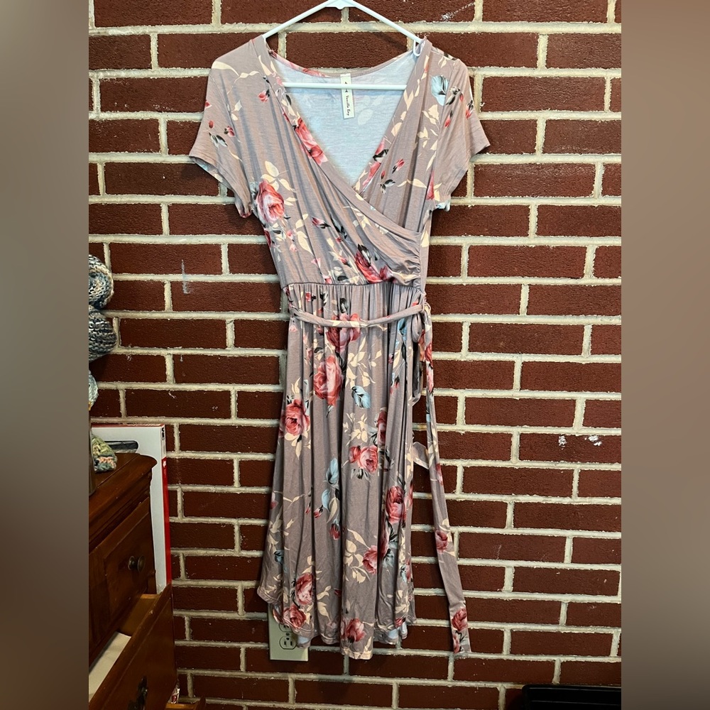 Women’s medium tan and blush jersey knit sundress- midi